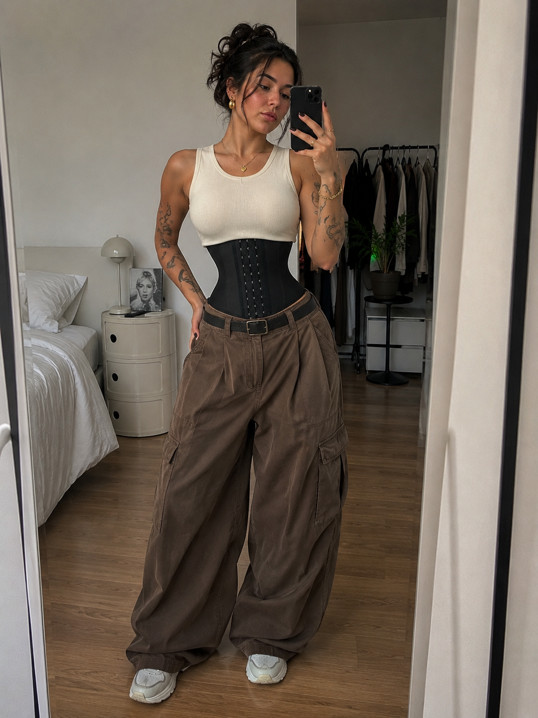 Real customer Sofia L. wearing the Ooh Chery waist trainer